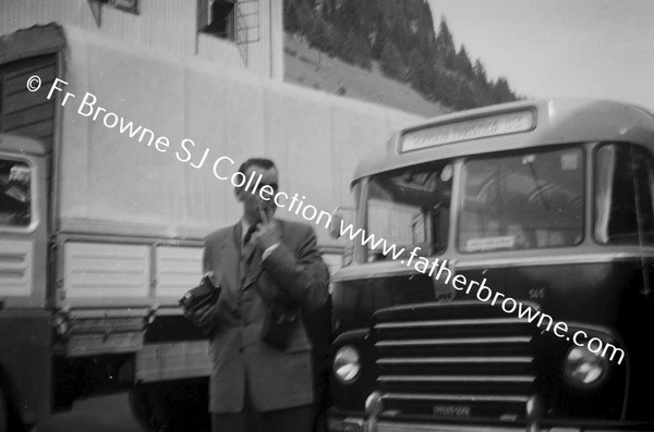 BERTIE MARTIN IN FRONT OF TOUR BUS